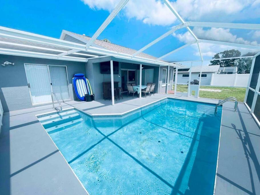 Manatee Oasis Weeki Wachee Family Fun Pool Home Spring Hill Exterior foto